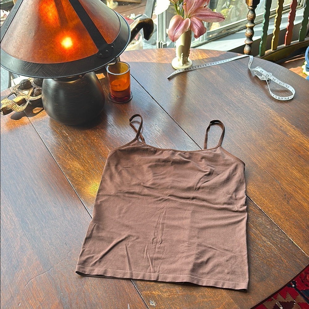 XL LOVE by Gap Brown, built in bra tank top w spaghetti straps. Very stretchy!